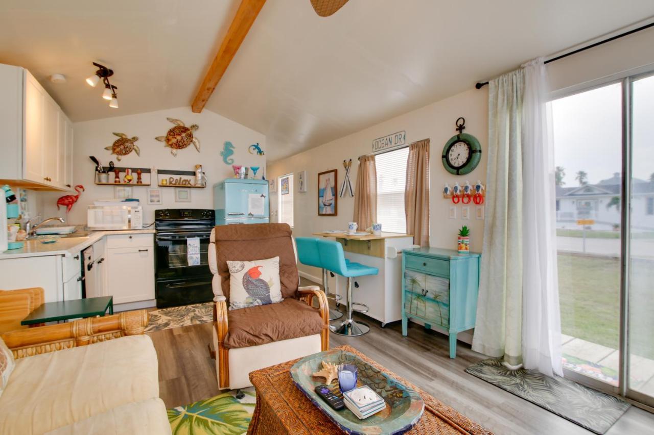 Cozy Waterfront Port Isabel Cottage With Deck! Exterior photo